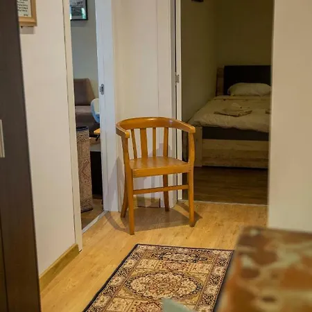 3-bedroom - Urban Art Gallery - Free Parking! Sofya