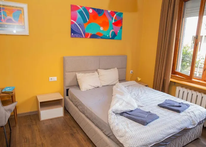 3-bedroom - Urban Art Gallery - Free Parking! Lejlighed *