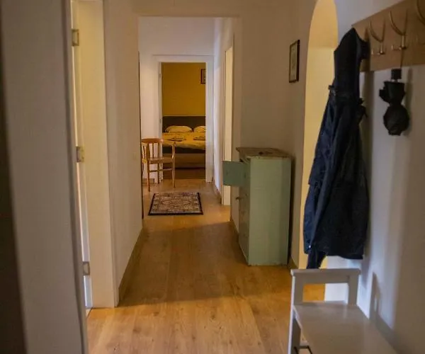 3-bedroom - Urban Art Gallery - Free Parking!